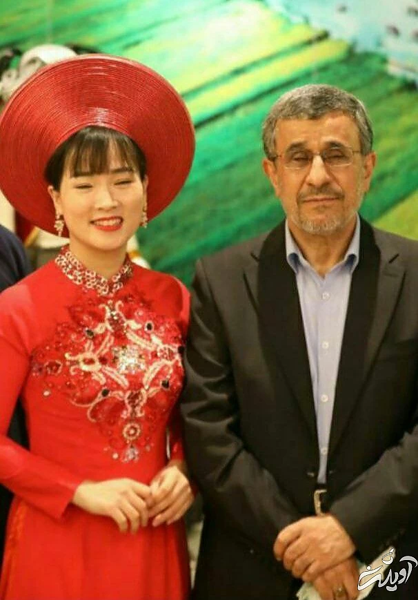 عکس های جنجالی و حاشیه ساز محمود احمدی&zwnj;نژاد در نمایشگاه اکسپوی دوبی